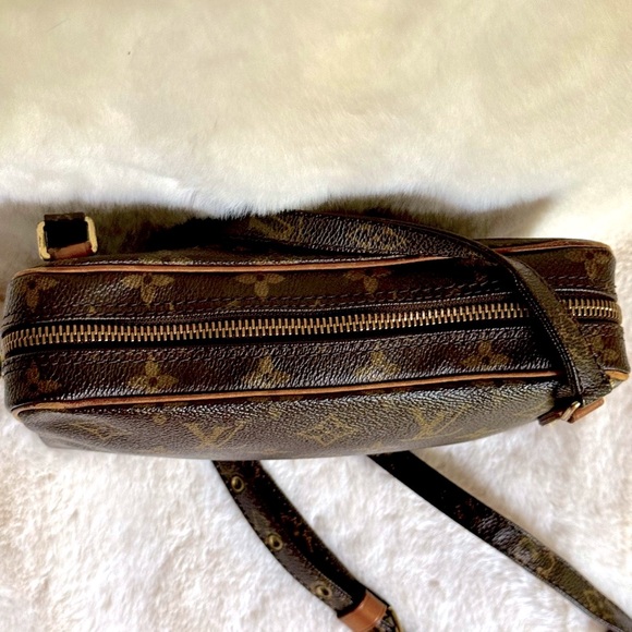 Louis Vuitton Monogram Pochette Marly Bandolier - Picture 10 of 15